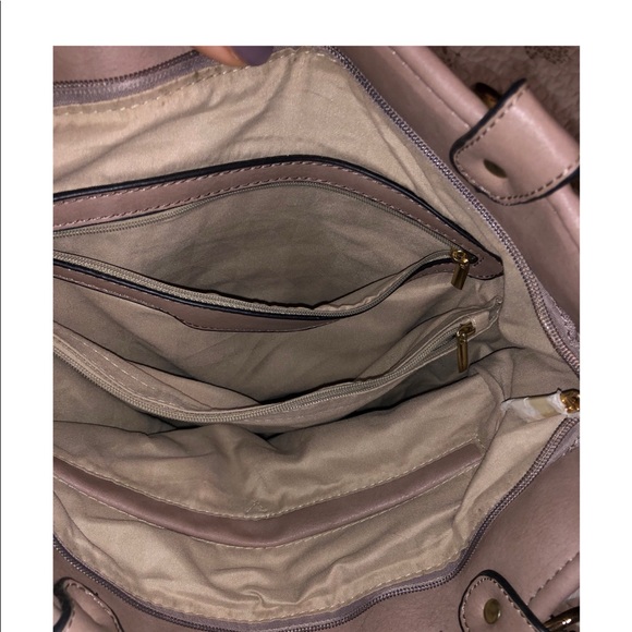 Beautiful Faux Leather Fringe Bag - Picture 4 of 4